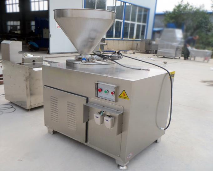 Commerciële Kippenworst die Machineworst maken het Vullen Machine vullen