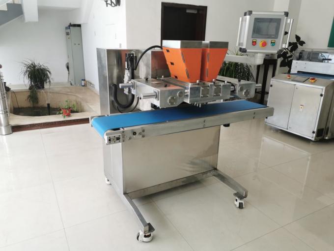 Industriële Snackmachines Twee Kleurencentrum die Hete de Depositeurchocoladereep vullen die van de Chocoladeautomaat het Vormen van Machine maken