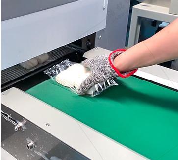 De melk schilfert de Machineheemst van de Chocoladeverpakking het Vullen het Pakmachine af van het Suikergoedhoofdkussen 8