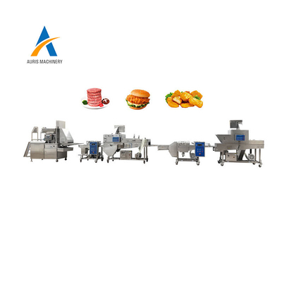 De kippengoudklompjes en de rundvleeshamburger die Industrieel automatisch vleeslapje vlees verwerken drukken ruw pasteitje vormt brood makend machine